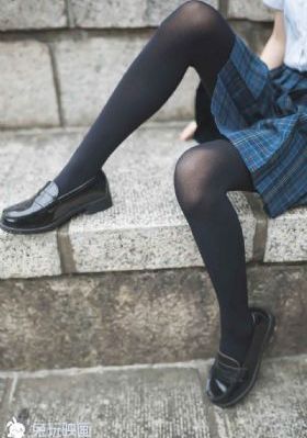第一次挺进小娟的体内