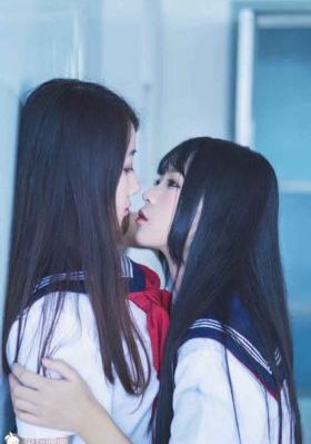 皇帝开亲生公主的花苞h动漫