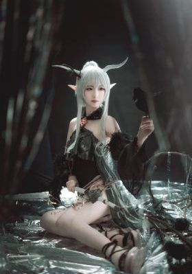 赤裸迷情