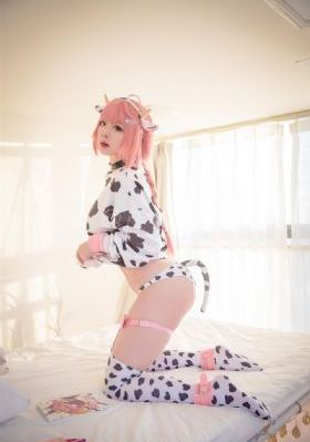 年轻漂亮的女邻居2